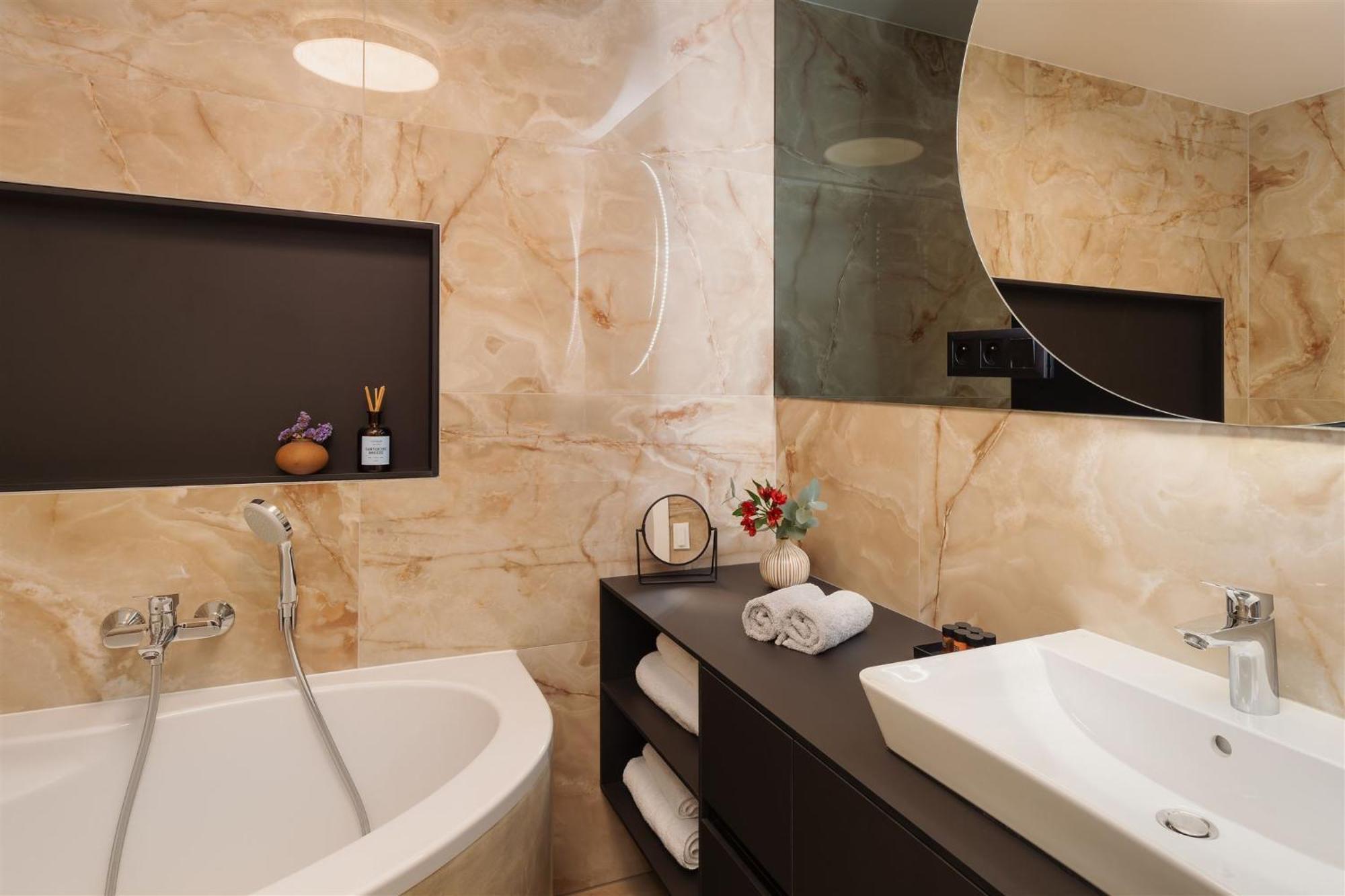 Luxury Sunny - Free Garage, Metro, Balcony, Ps5, 2nd Parking On Request Prag