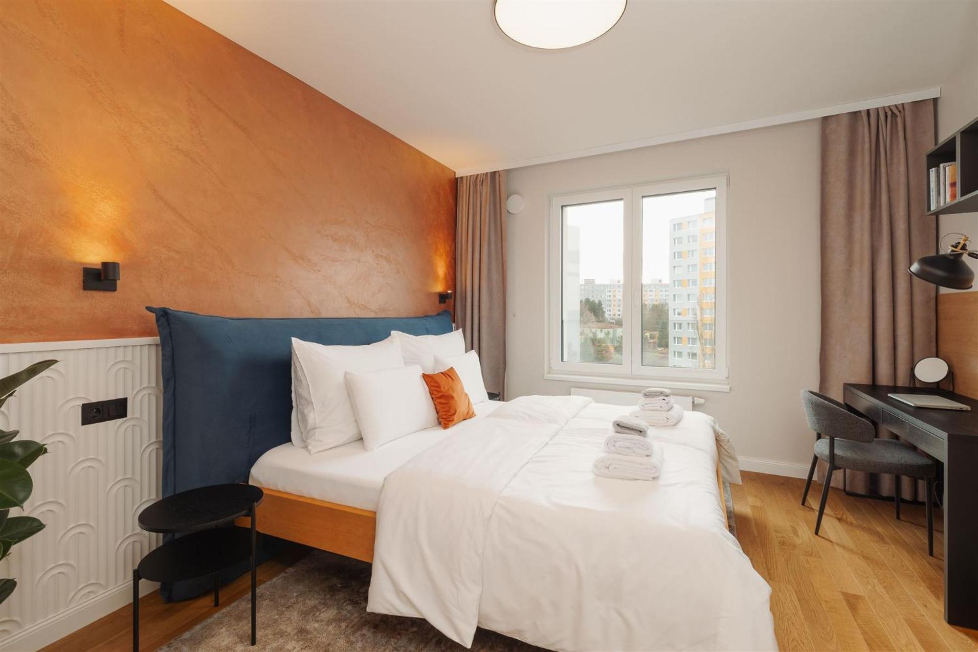 Luxury Sunny - Free Garage, Metro, Balcony, Ps5, 2nd Parking On Request