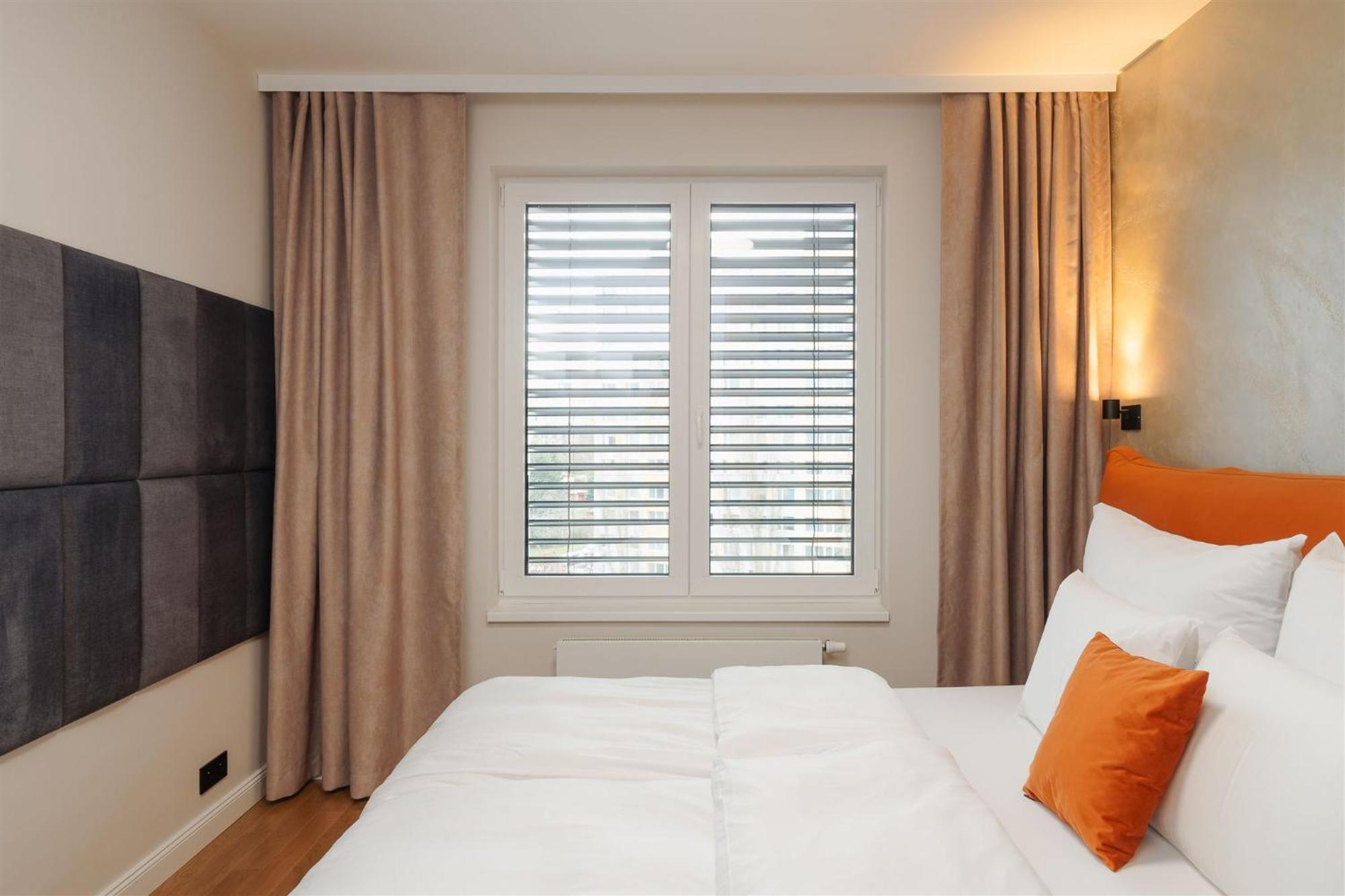 Apartment Luxury Sunny - Free Garage, Metro, Balcony, Ps5, 2nd Parking On Request *
