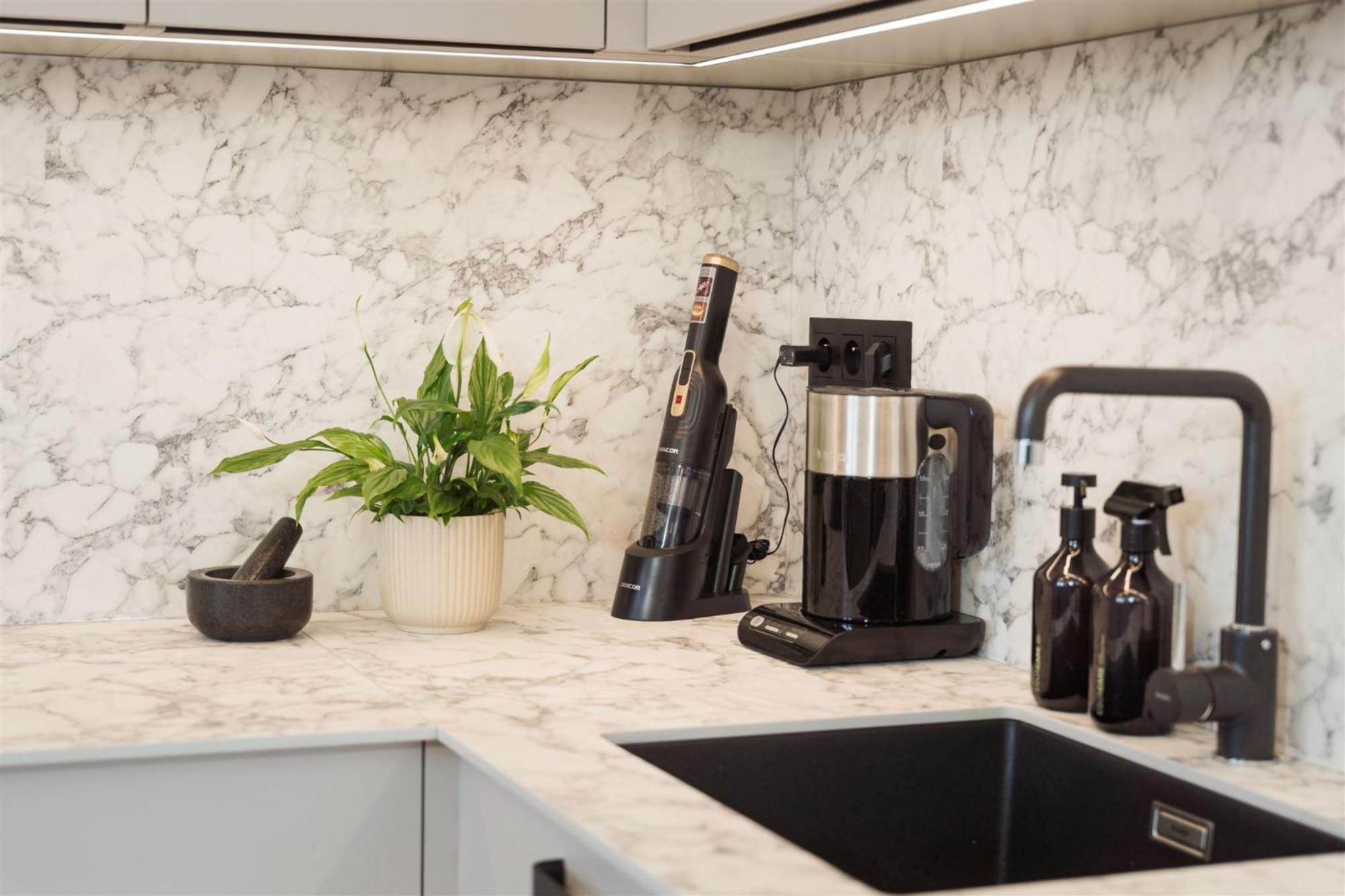 Apartmán Luxury Sunny - Garage Parking, Metro, Balcony, Ps5 With Games *